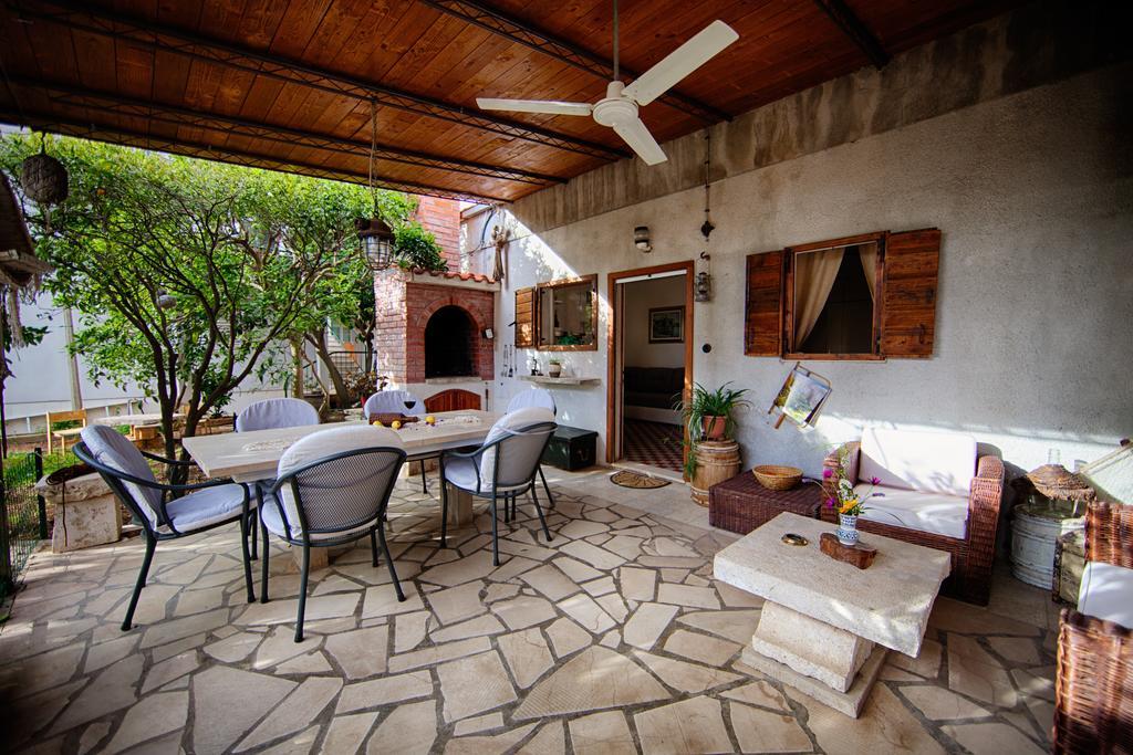 Villa Kamenica Komiža Quarto foto
