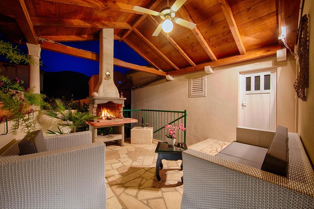 Villa Kamenica Komiža Quarto foto
